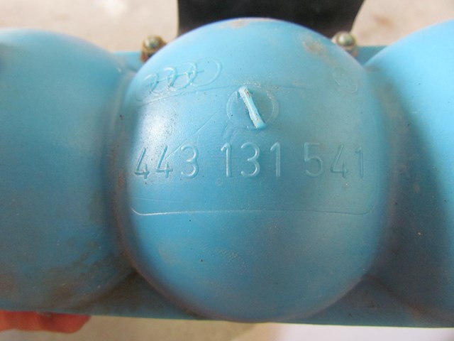 1997 Audi A8 Vacuum Accumulator Tank 443131541