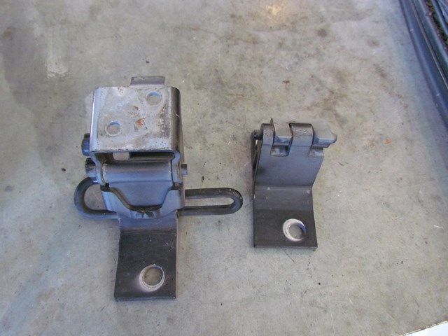 1997 Audi A8 Front RH Passenger Door Hinges