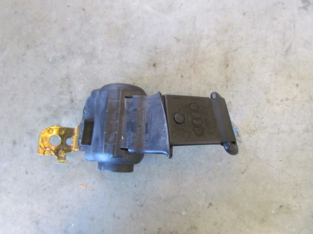 1997 Audi A8 Rear Center Seat Belt Retractor