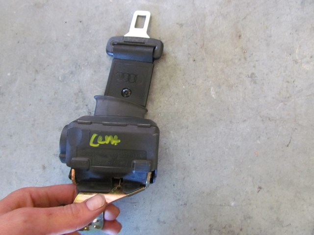 1997 Audi A8 Rear Center Seat Belt Retractor