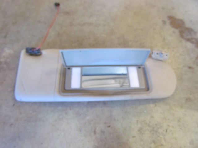 1997 Audi A8 RH Passenger Illuminated Sun Visor