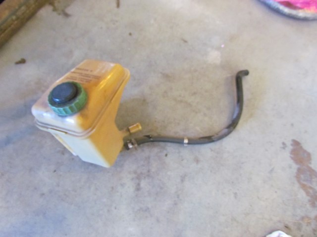 1997 Audi A8 Power Steering Fluid Reservoir 4A0422373