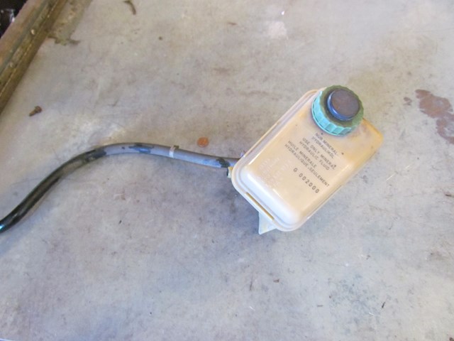 1997 Audi A8 Power Steering Fluid Reservoir 4A0422373
