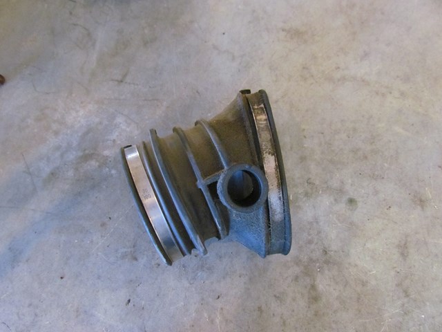 1997 Audi A8 Air Tube Duct-Oval End-077129627E