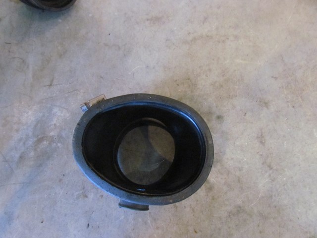 1997 Audi A8 Air Tube Duct-Oval End-077129627E