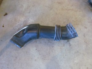 1997 Audi A8 Air Intake Duct 077129643A
