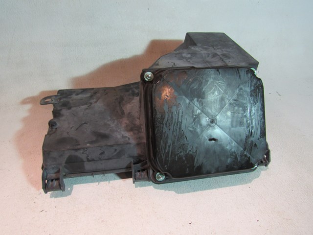 1997 Audi A8 Cowl Wire Box with Cover