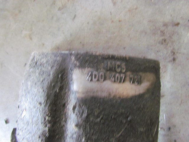 1997 Audi A8 Front LH Driver Axle Dust Shield 4D0407721