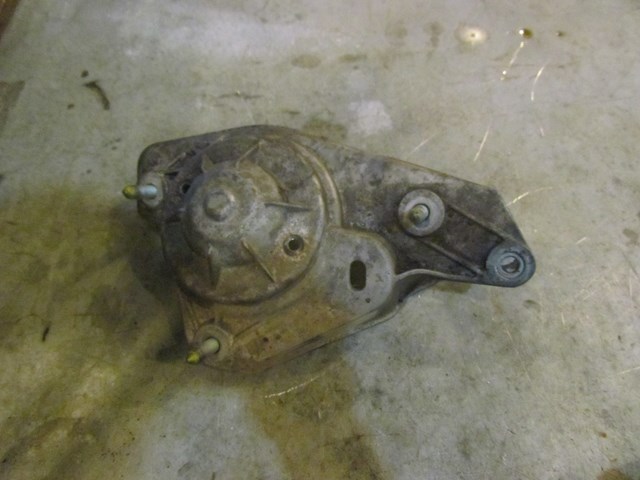 1997 Audi A8 Front RH Passenger Strut Mount 4D0 412 392C