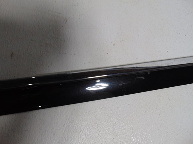 2008 Audi A8L D3 Front RH Pass Door Moulding