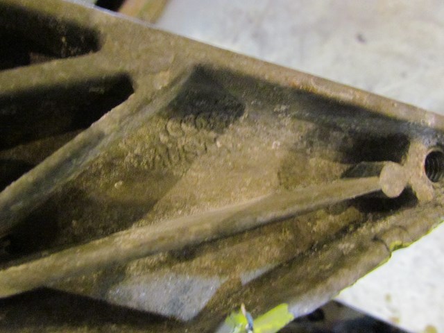 1997 Audi A8 Front RH Passenger Engine Mount 4D0199603