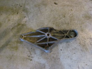 1997 Audi A8 Front RH Passenger Engine Mount 4D0199603