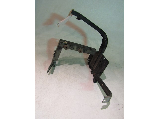 1997 Audi A8 RH Passenger Headlight Bracket