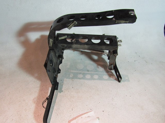 1997 Audi A8 LH Driver Headlight Bracket