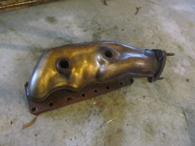 1997 Audi A8 LH Driver Exhaust Manifold