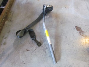 1997 Audi A8 Front LH Driver Seat Belt Retractor