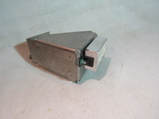 1997 Audi A8 Alarm Control Module w/Bracket 4D0 951 173 B