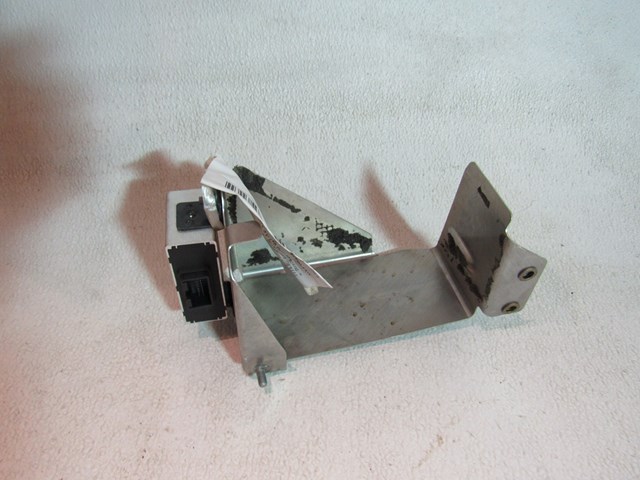 1997 Audi A8 Alarm Control Module w/Bracket 4D0 951 173 B