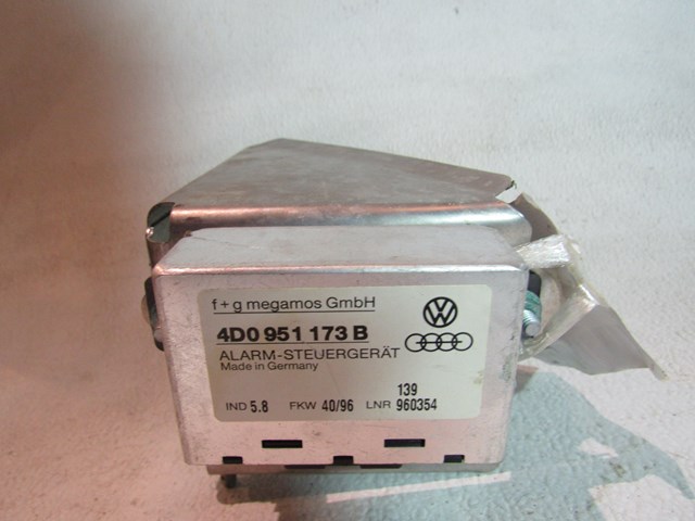 1997 Audi A8 Alarm Control Module w/Bracket 4D0 951 173 B