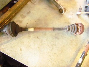 1997 Audi A8 Rear RH Passenger Axle OEM 4D0 501 203