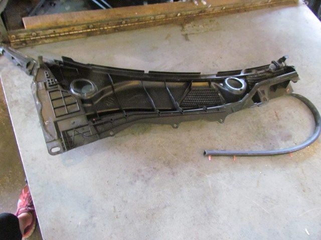 2010 Infiniti G37 Convertible LH Wiper Cowl w/ Seal 66863 JK61A