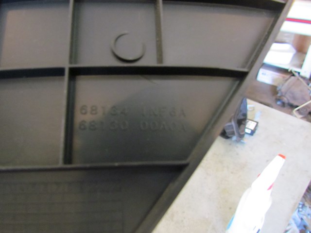 2010 Infiniti G37 Convertible RH Center Console Trim 68134 1NF6A