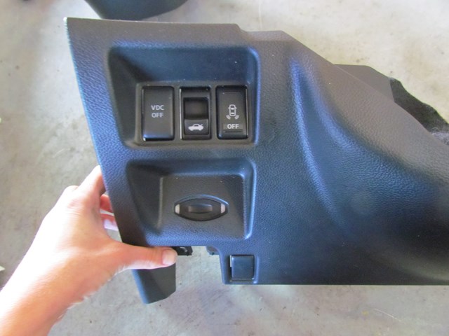 2010 Infiniti G37 Convertible Under Dash Panel w/Buttons
