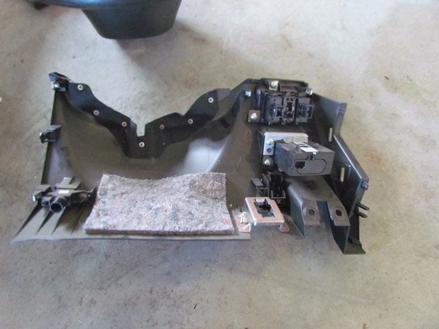 2010 Infiniti G37 Convertible Under Dash Panel w/Buttons