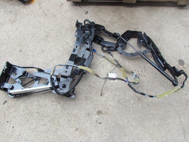 10 Infiniti G37 Convertible RH Passenger Trunk Hinge Actuator