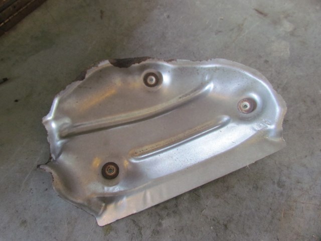 2010 Infiniti G37 Convertible RH Exhaust Manifold Heat Shield