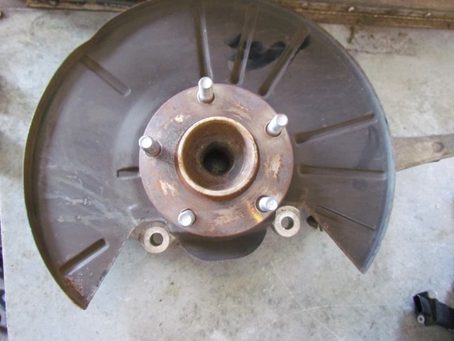 2010 Infiniti G37 Convertible Front RH Passenger Spindle