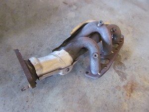 2010 Infiniti G37 Convertible LH Driver Exhaust Manifold