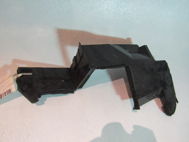 2010 Infiniti G37 Convertible RH Passenger Radiator Air Duct