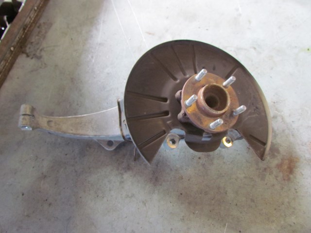 2010 Infiniti G37 RWD Convertible Front LH Driver Spindle