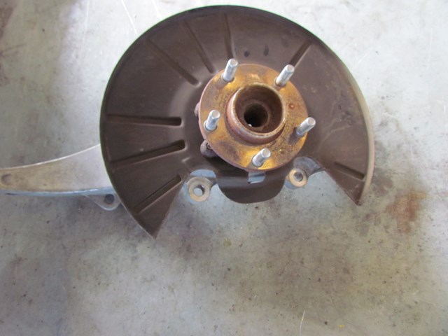 2010 Infiniti G37 RWD Convertible Front LH Driver Spindle