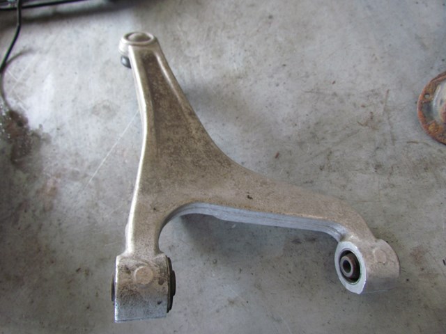 2010 Infiniti G37 RWD Convertible RH Rear Upper Control Arm