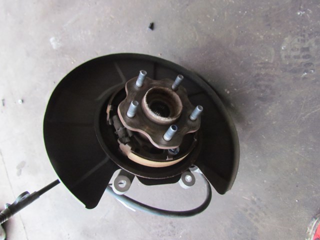 2010 Infiniti G37 Convertible Rear LH Driver Spindle