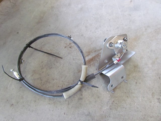 2010 Infiniti G37 Convertible Emergency Trunk Release