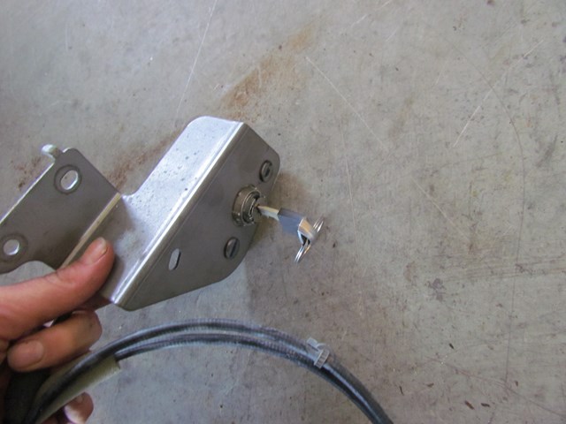 2010 Infiniti G37 Convertible Emergency Trunk Release