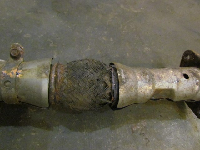 2010 Infinti G37S Convertible Y Pipe. See Pictures 