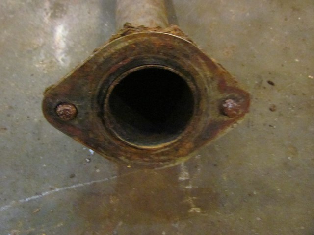 2010 Infiniti G37S Convertible Exhaust Resonator Broken Studs