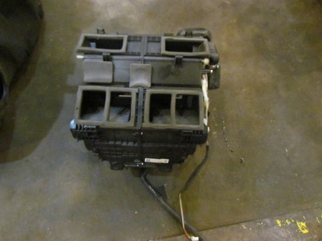2010 Infiniti G37 Convertible Heater Core Assy 27110JK75A