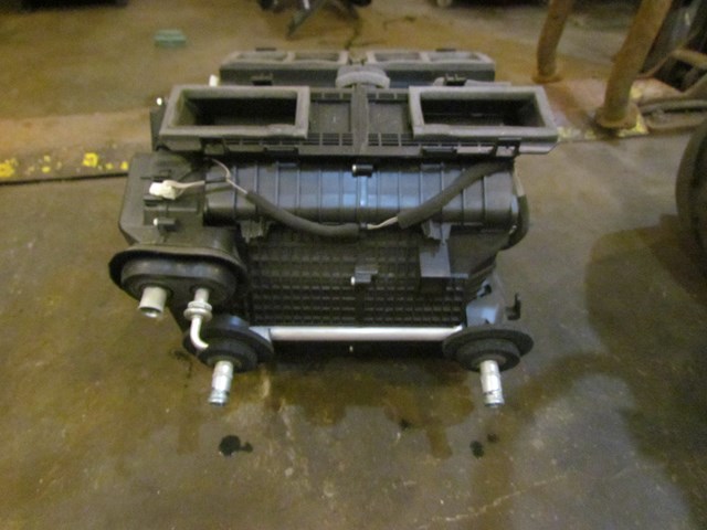 2010 Infiniti G37 Convertible Heater Core Assy 27110JK75A