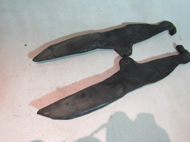 2005 Subaru Baja Fender Foam Filler Seals LH & RH