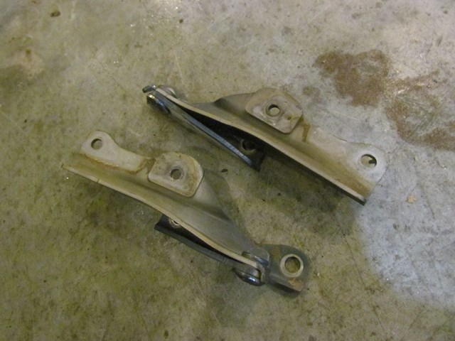2005 Subaru Baja Hood Hinge Set