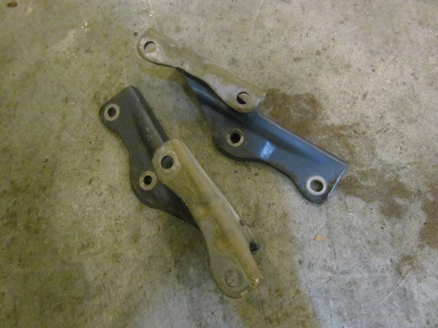 2005 Subaru Baja Hood Hinge Set