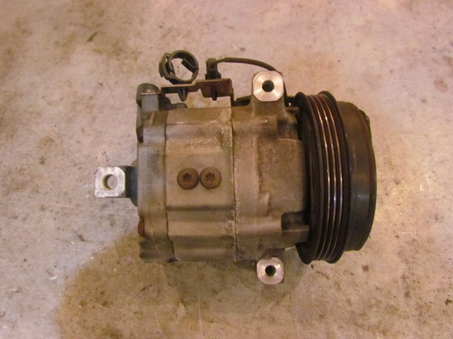 2005 Subaru Baja AC Compressor 73110AE09A