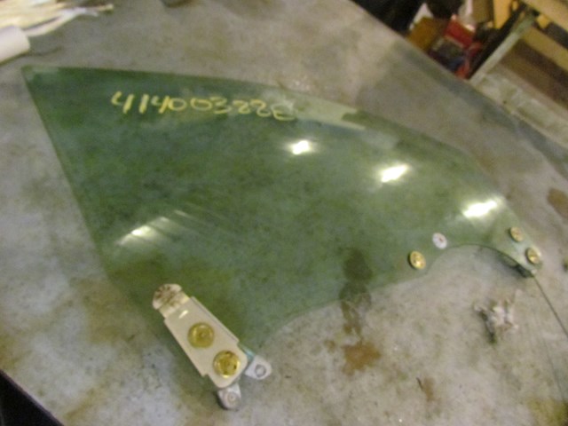 2005 Subaru Baja Front RH Passenger Door Glass