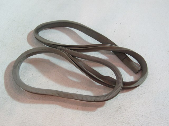 2005 Subaru Baja Front LH Driver Window Seal