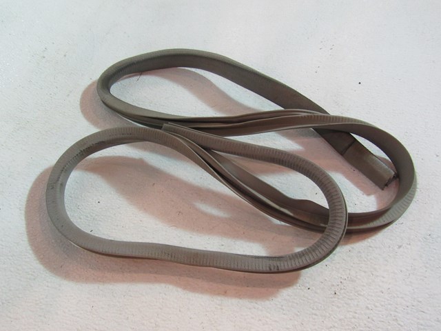 2005 Subaru Baja Front LH Driver Window Seal